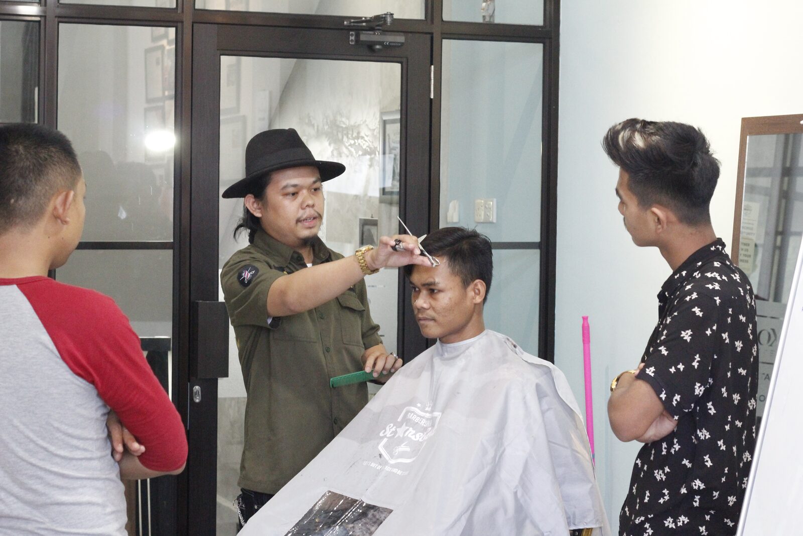 Fasilitas Sekolah Barber Starsbox